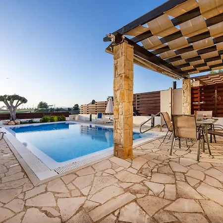 Hg07 Adjacent To Aphrodite Hills- Private Pool, Large Terrace 빌라 코우클리아