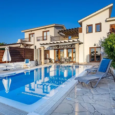 Villa Hg07 Adjacent To Aphrodite Hills- Private Pool, Large Terrace Kouklia